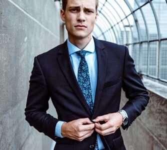 スーツ選びで成功するビジネスプロフィール写真術